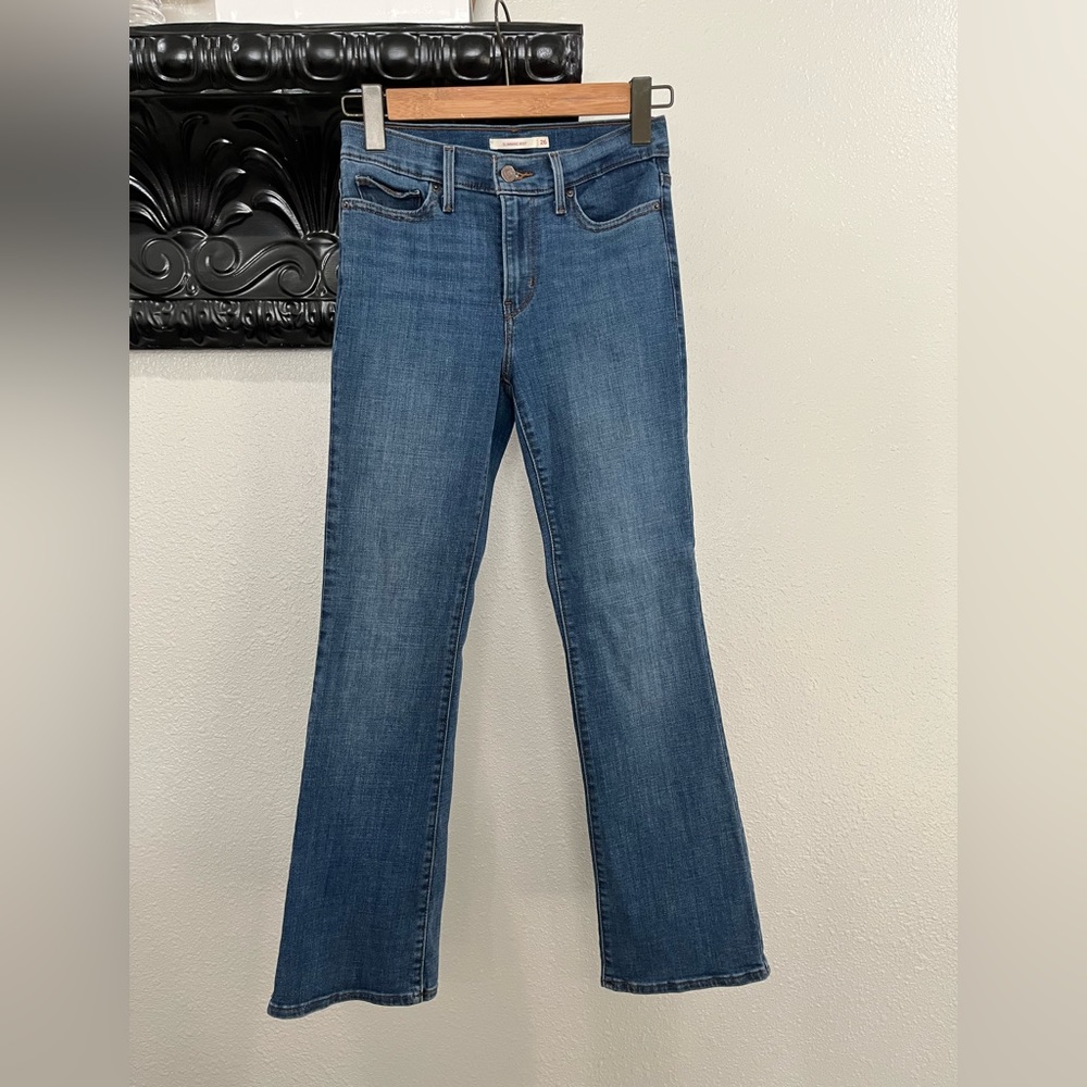 Women’s mid rise slimming boot Levi jeans